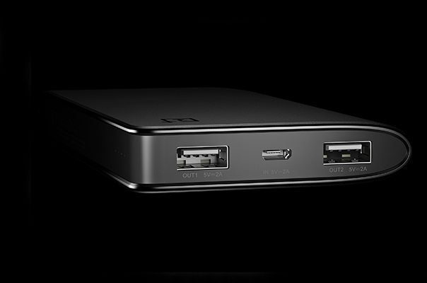 oneplus one powerbank offers two device charge simultaniously