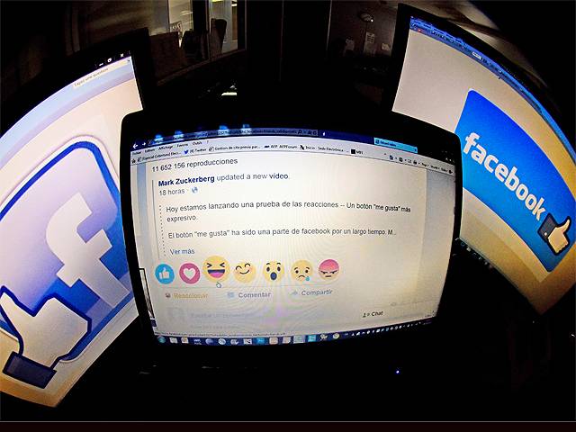 Facebook 3D