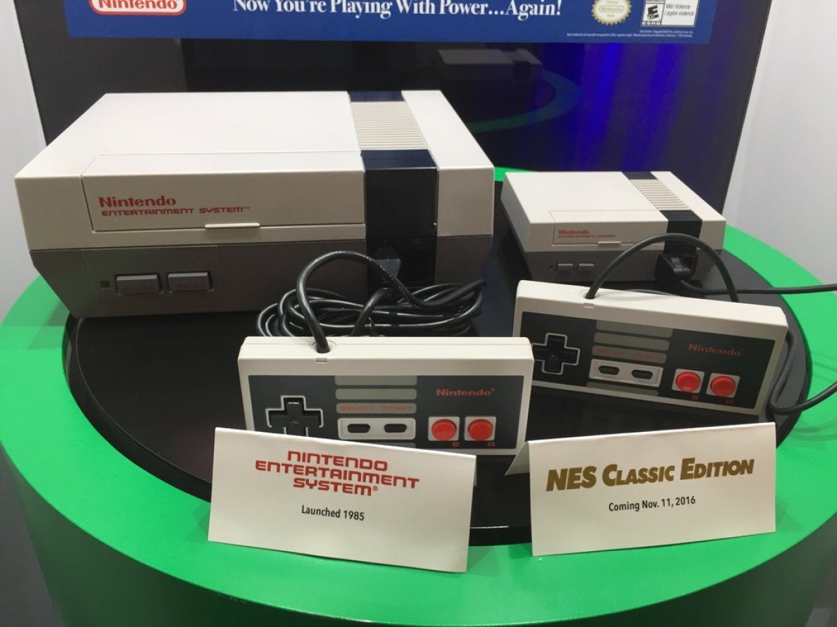 Comparing the classic NES to the mini NES (via wccftech.com)