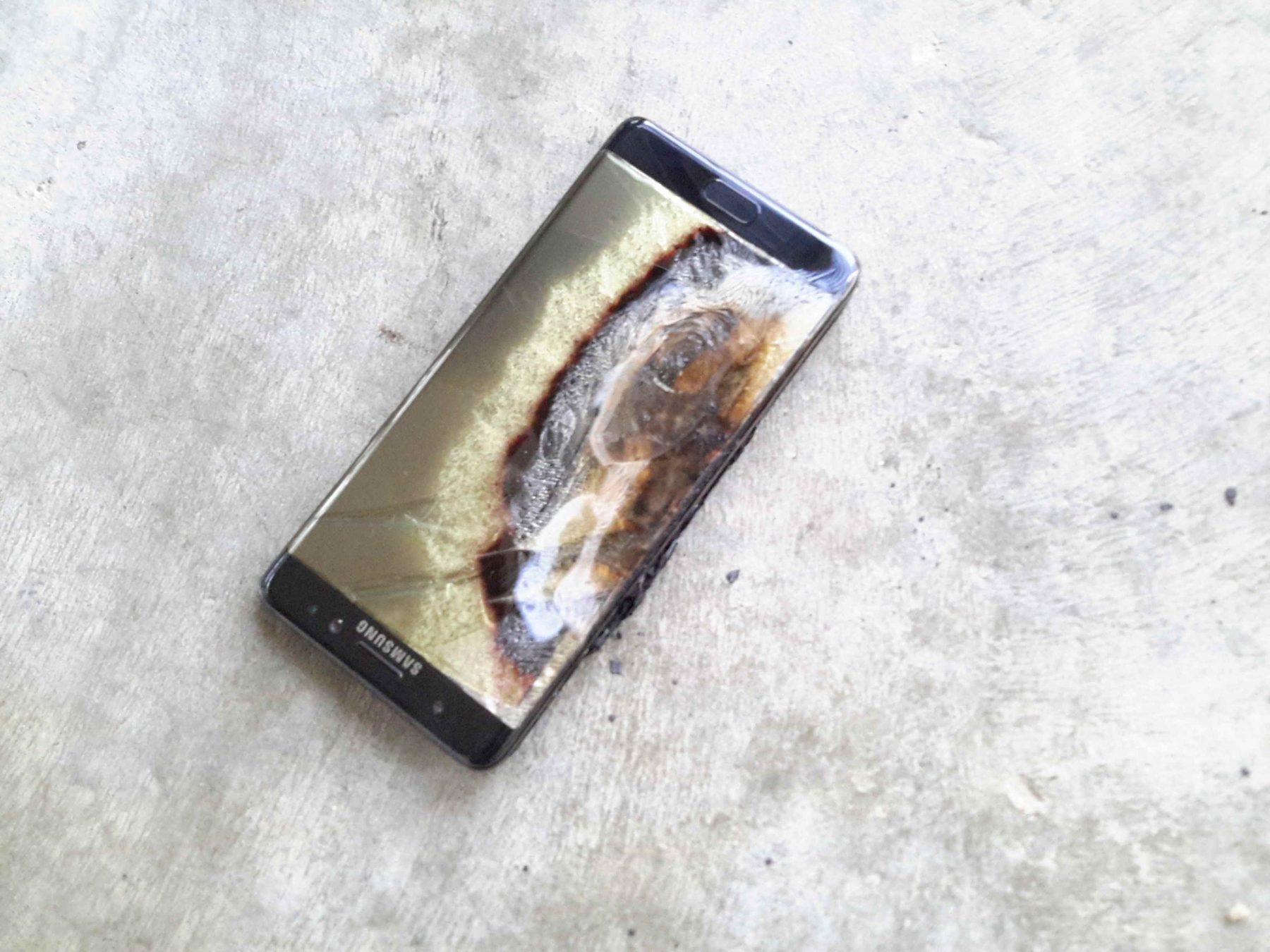 Samsung Galaxy Note 7 Explosion Causes $1,400 Damage In Australia (1)