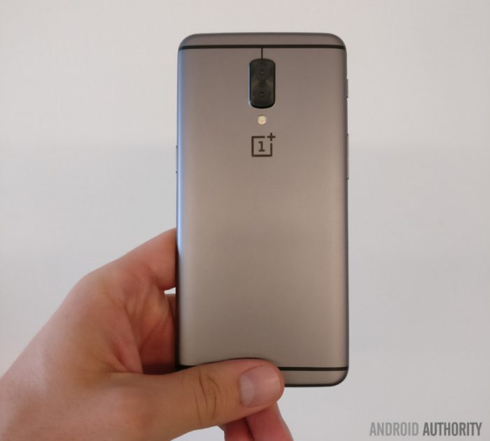 OnePlus 5 prototype found in the wild